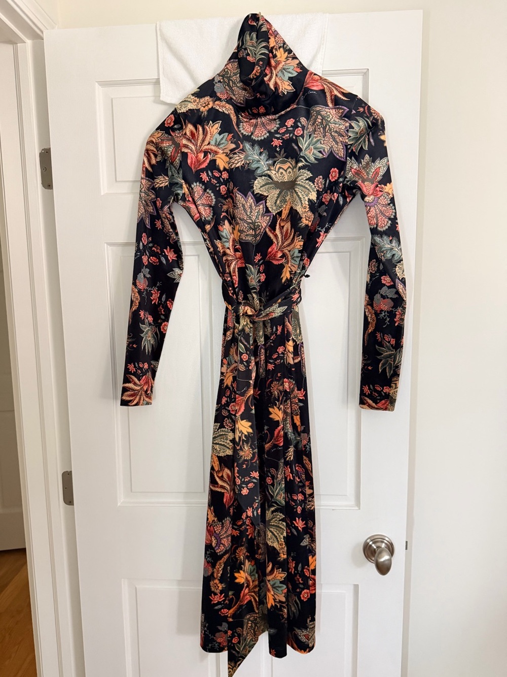 Women Cara Cara brand velour Long-Sleeve Turtleneck Maxi Dress Black floral
